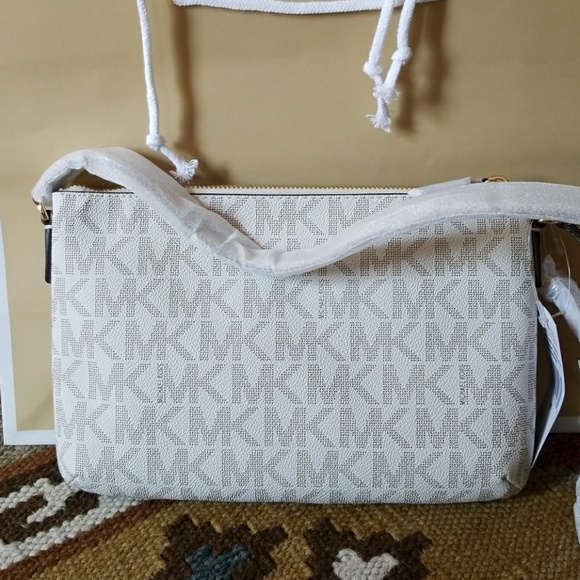 Michael Kors Jet Set Large Pocket Crossbody Bag - Picture 5 of 8